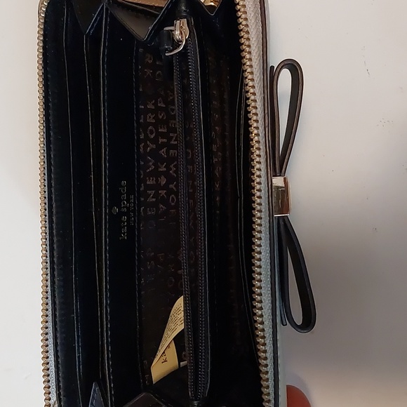 Kate Spade wallet - Picture 4 of 7